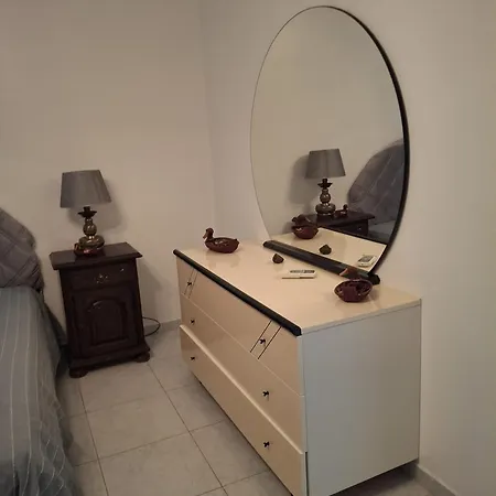 Great House By The בית נופש