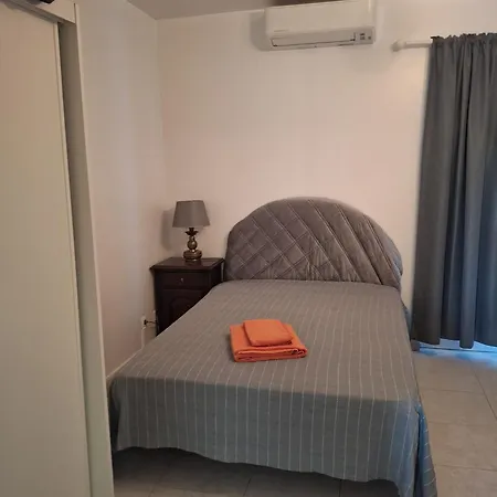 Great House By The בית נופש *